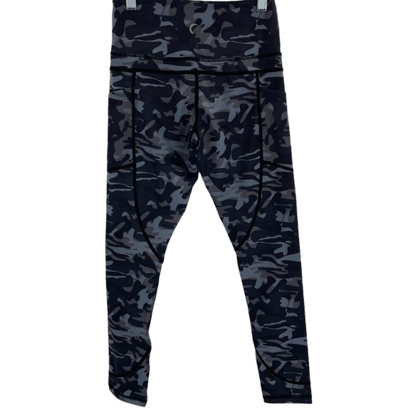 Zyia Active 2 Black Camo Pocket Light N Tight Hi-Rise 7/8 Leggings - Picture 8 of 8
